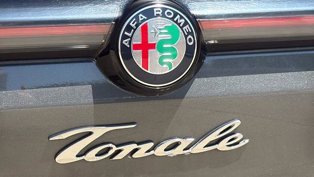 Used 2025 Alfa Romeo Tonale w/ Premium Package AWD/4WD image 31