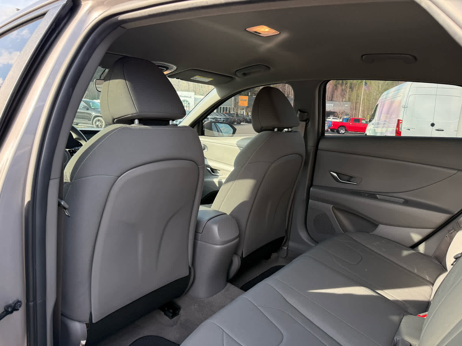 Used 2022 Hyundai Elantra SEL w/ Preferred Accessory Package image 26