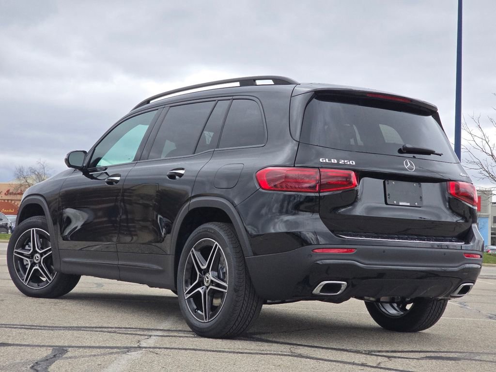 New 2026 Mercedes-Benz GLB 250 4MATIC image 14