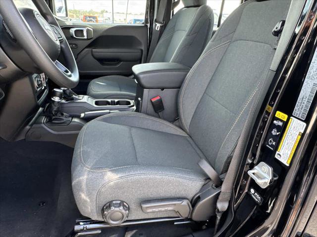 Certified 2025 Jeep Gladiator Sport AWD/4WD image 11