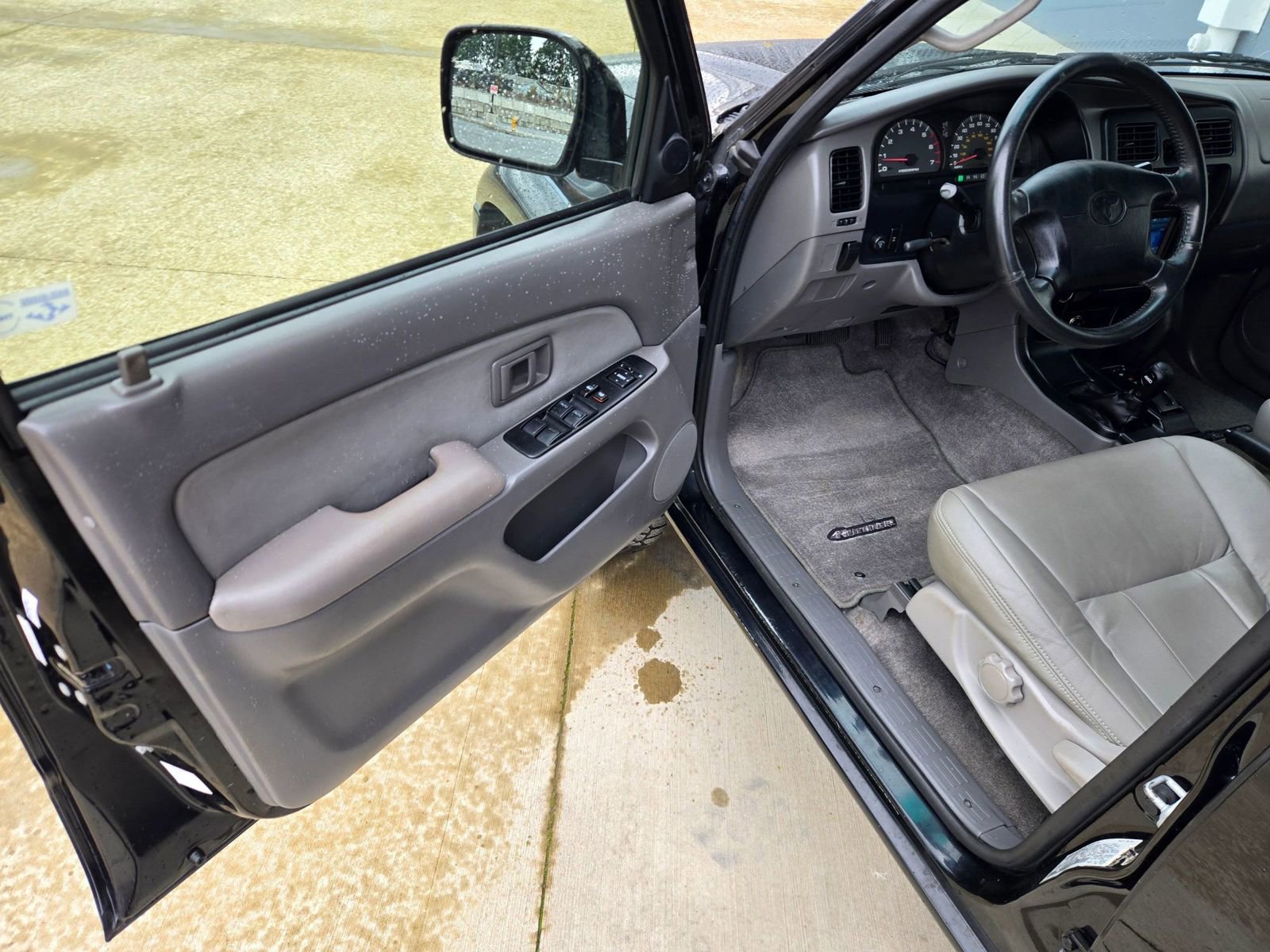 Used 2002 Toyota 4Runner SR5 image 10