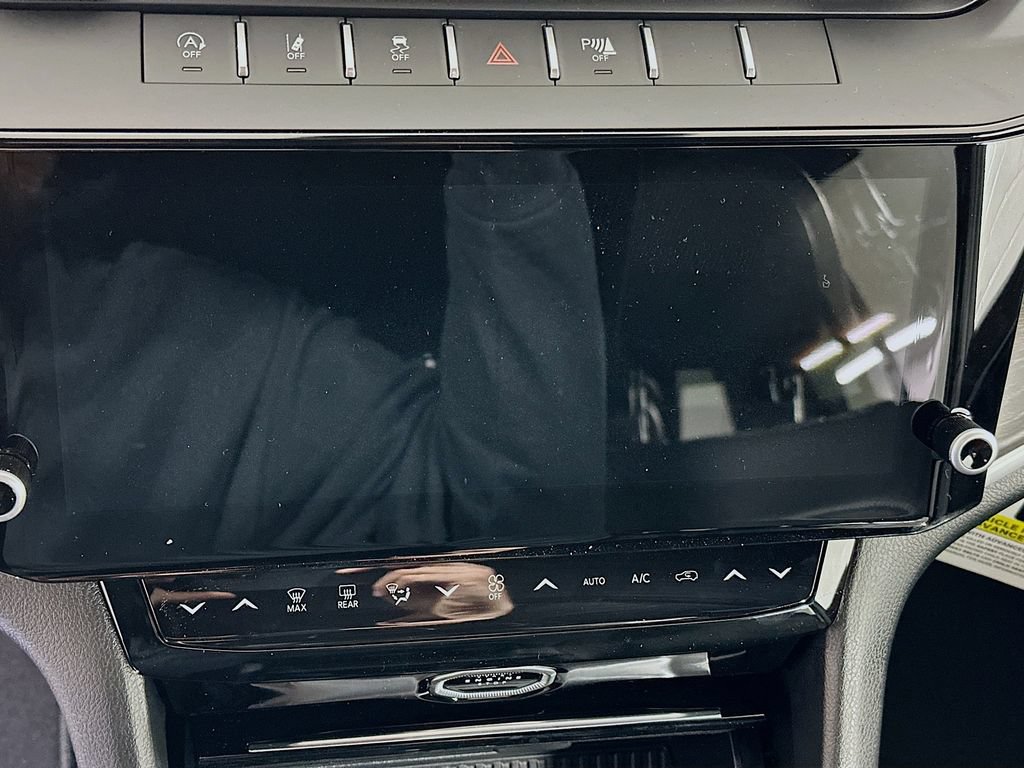 New 2026 Jeep Grand Cherokee Altitude AWD/4WD image 8