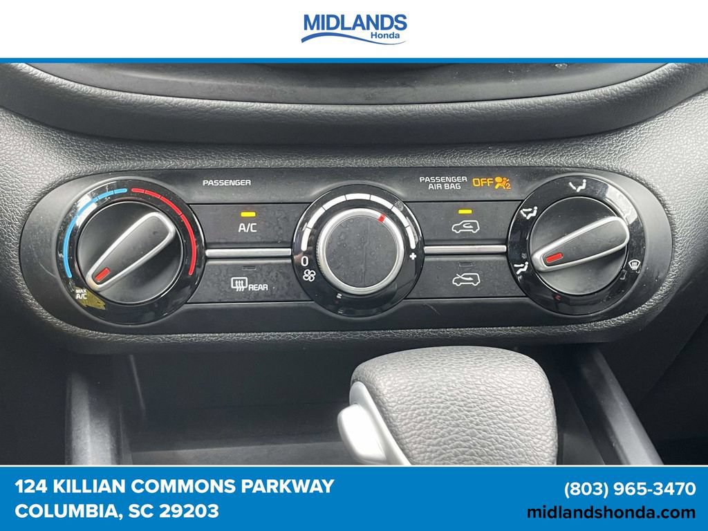 Used 2025 Kia Soul LX w/ LX Technology Package FWD image 24