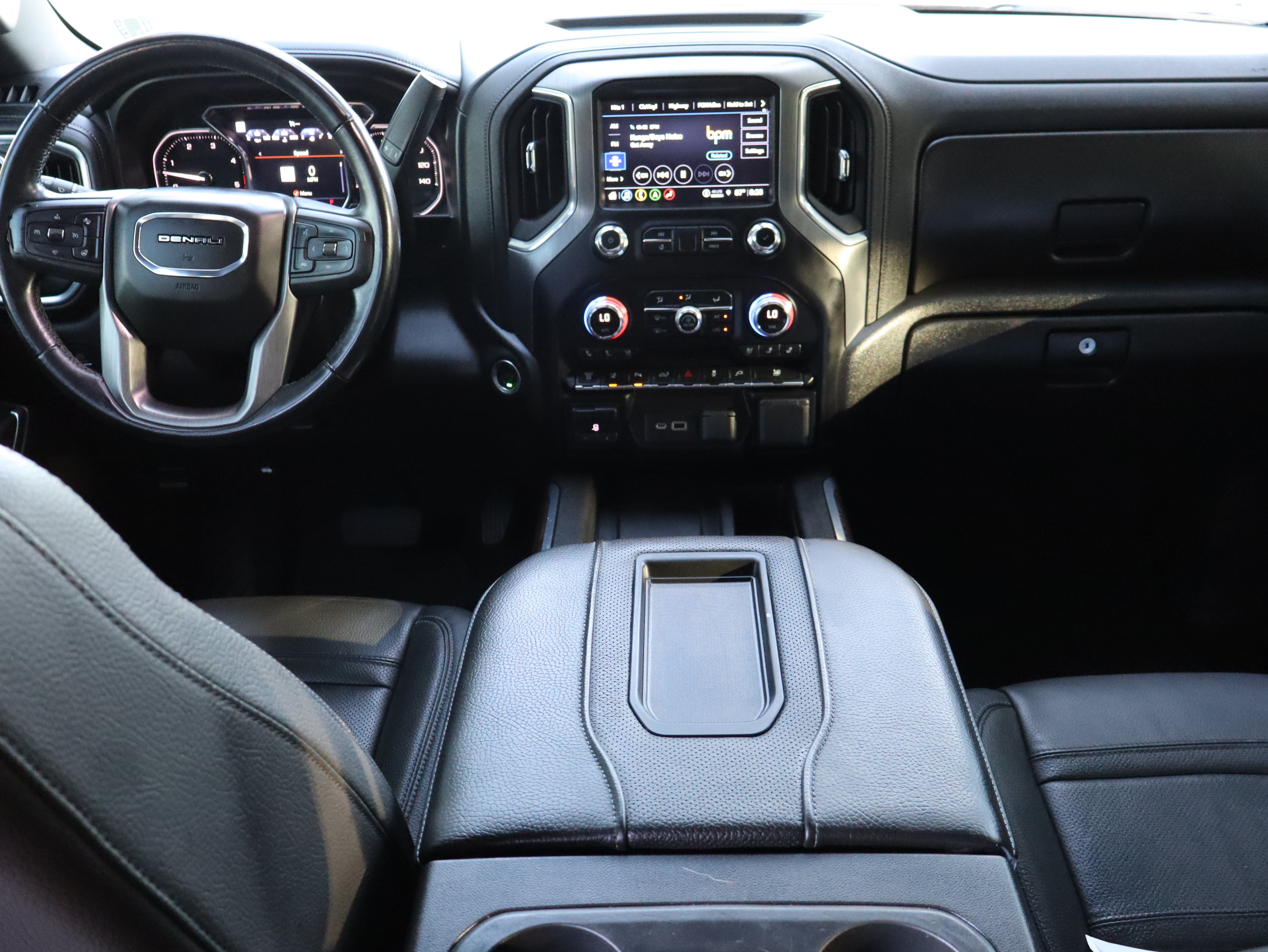 Used 2021 GMC Sierra 3500 Denali w/ Denali Ultimate Package AWD/4WD image 26