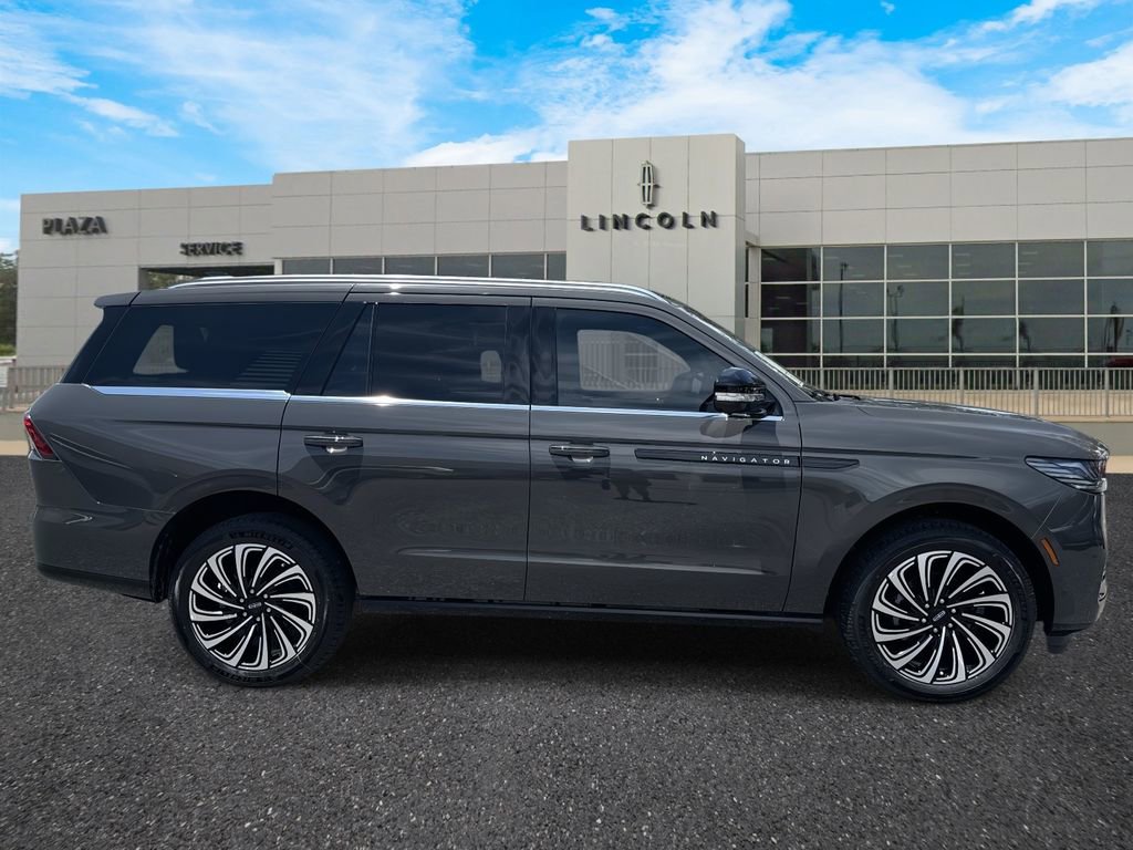 New 2025 Lincoln Navigator Black Label image 2