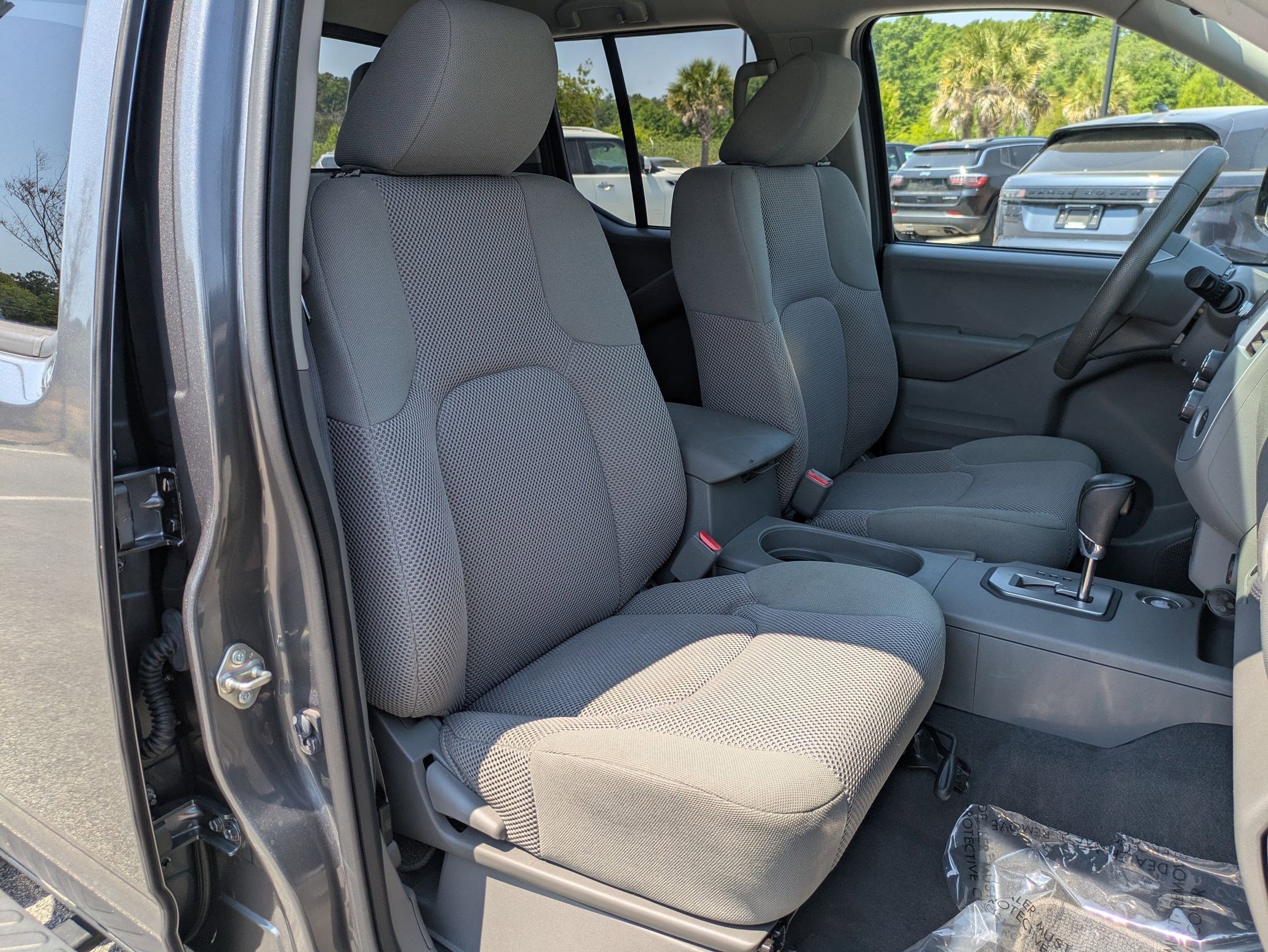 Certified 2020 Nissan Frontier SV w/ Midnight Edition Floor Mats RWD image 37