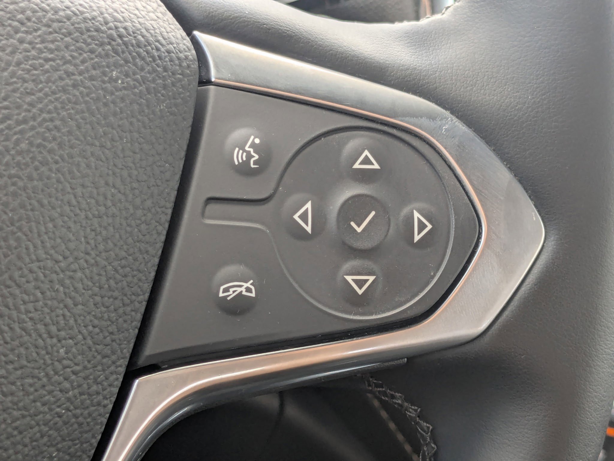 Used 2023 Chevrolet Traverse Premier image 30