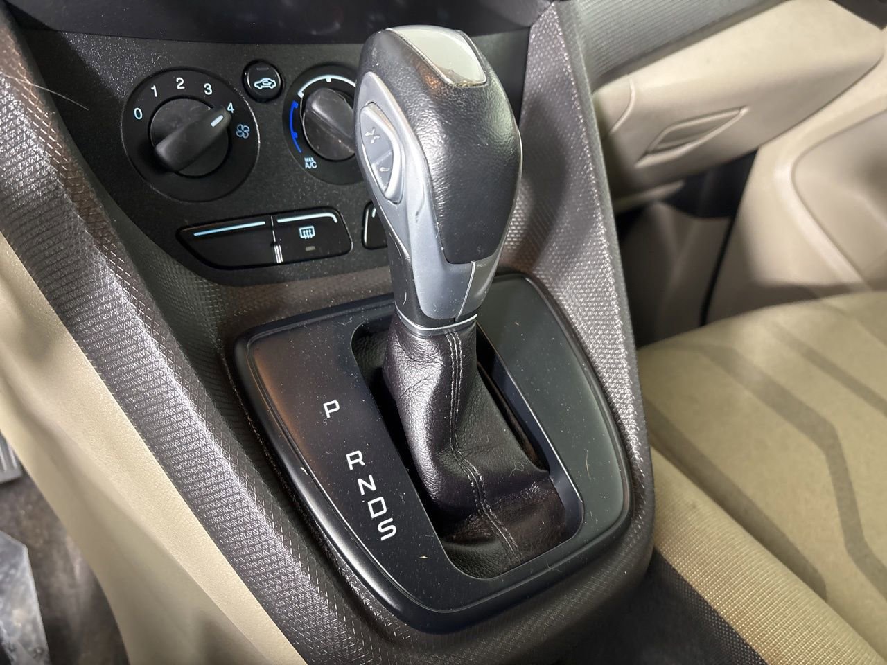 Used 2015 Ford Transit Connect XLT image 17