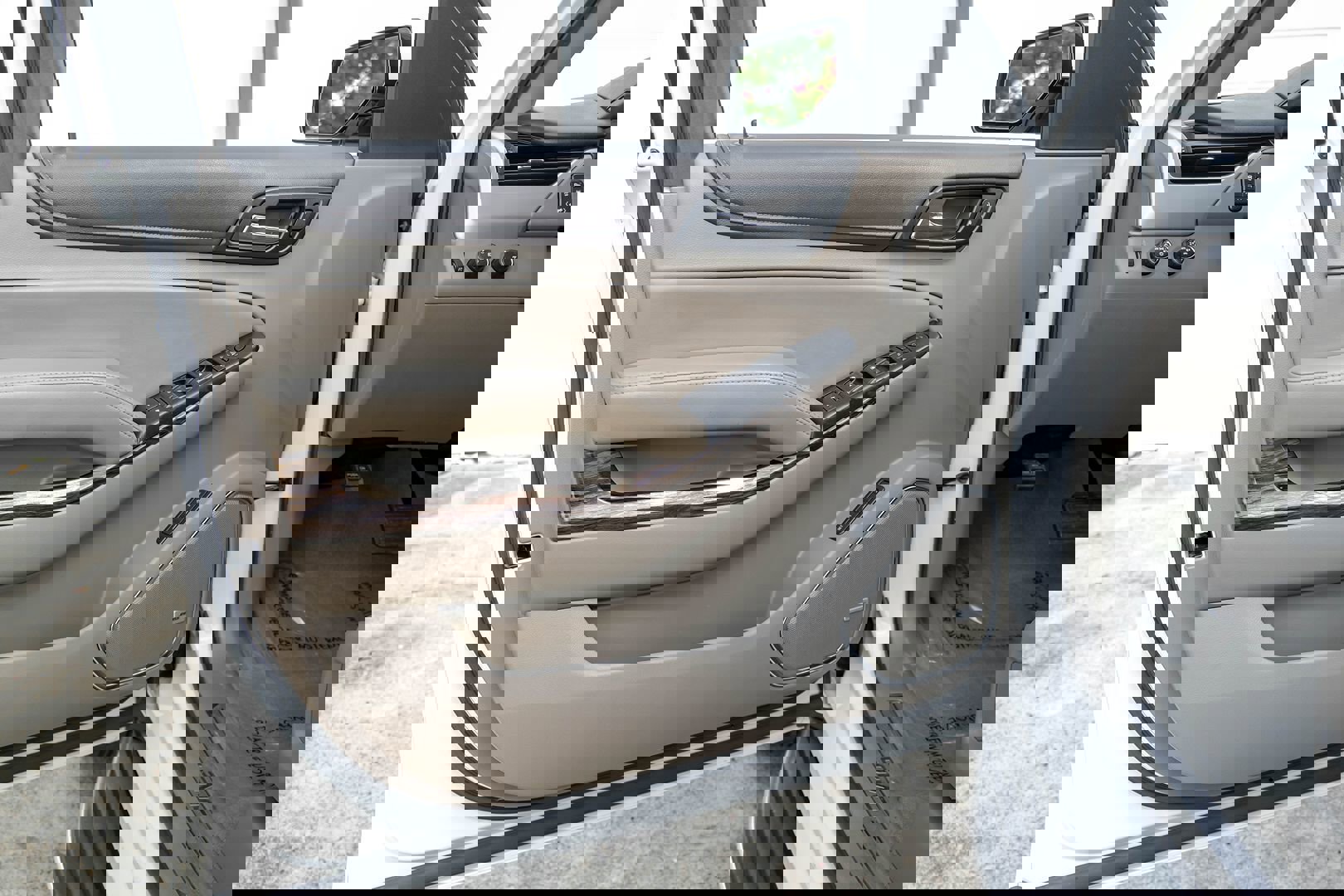 Used 2018 GMC Yukon SLT w/ Open Road Package image 39