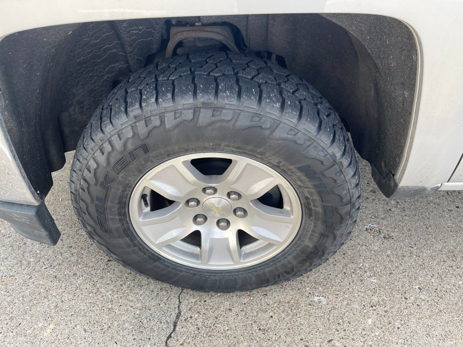 Used 2018 Chevrolet Silverado 1500 LT w/ LT Convenience Package image 9