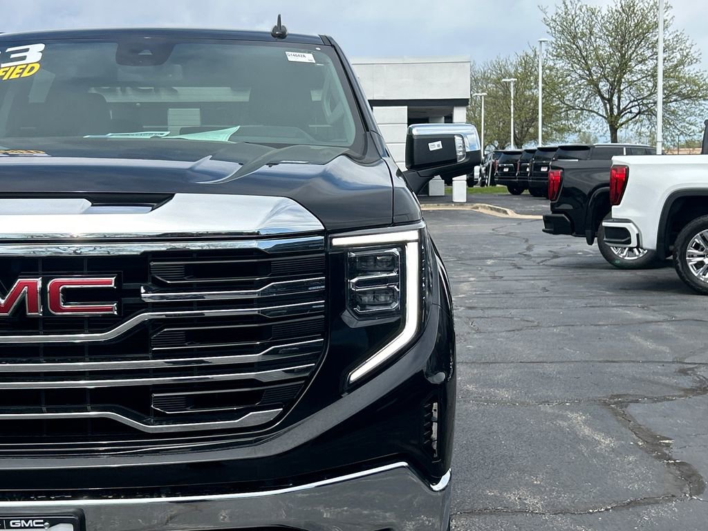 Used 2023 GMC Sierra 1500 SLT w/ SLT Premium Package AWD/4WD image 12