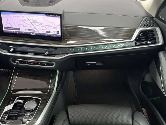 Used 2025 BMW X7 xDrive40i w/ Premium Package AWD/4WD image 21