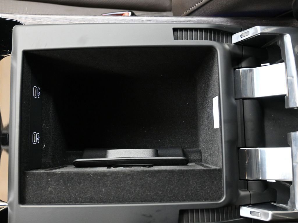 Certified 2025 Audi A8 L 3.0T image 35