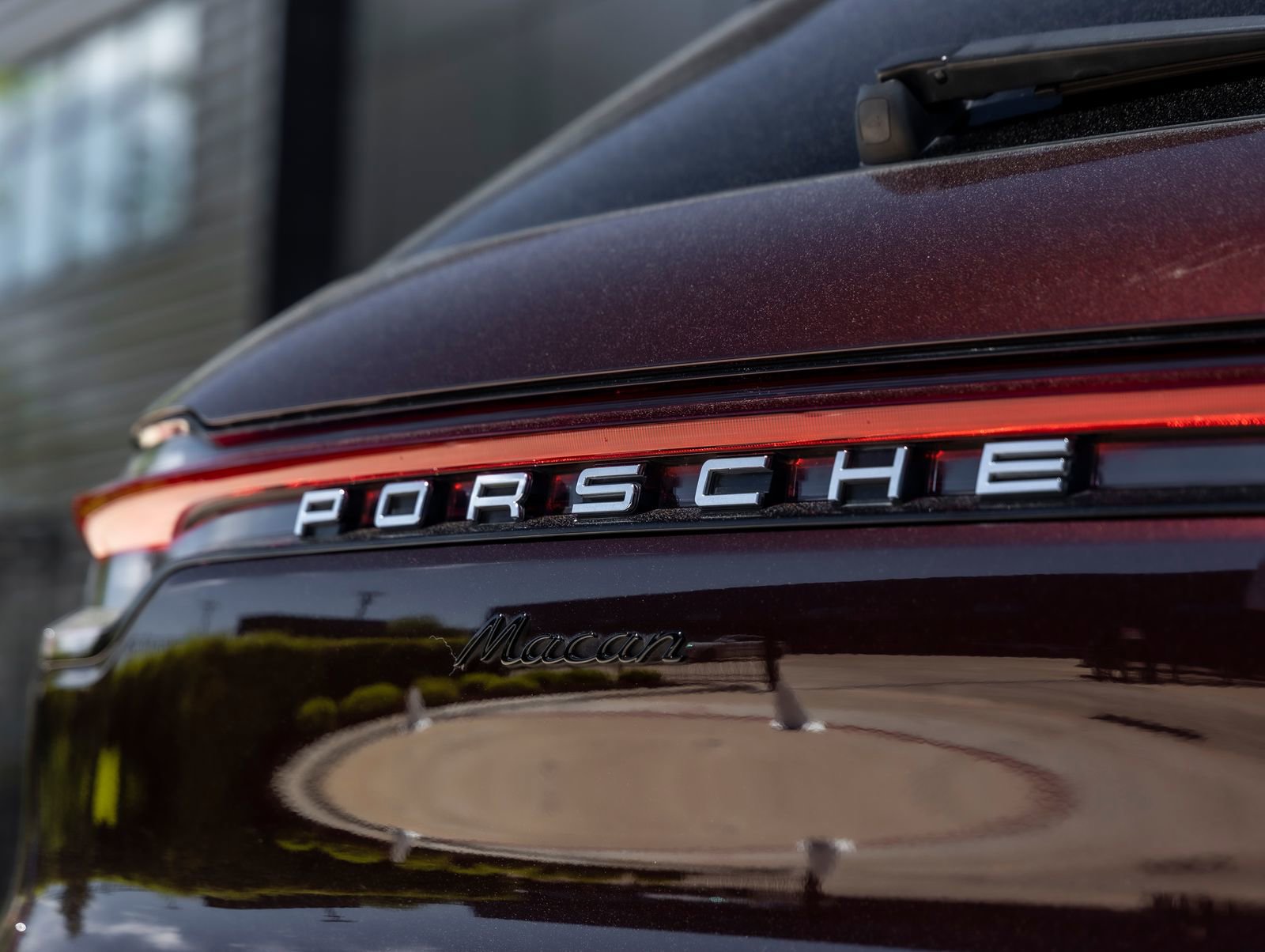 Certified 2023 Porsche Macan image 14
