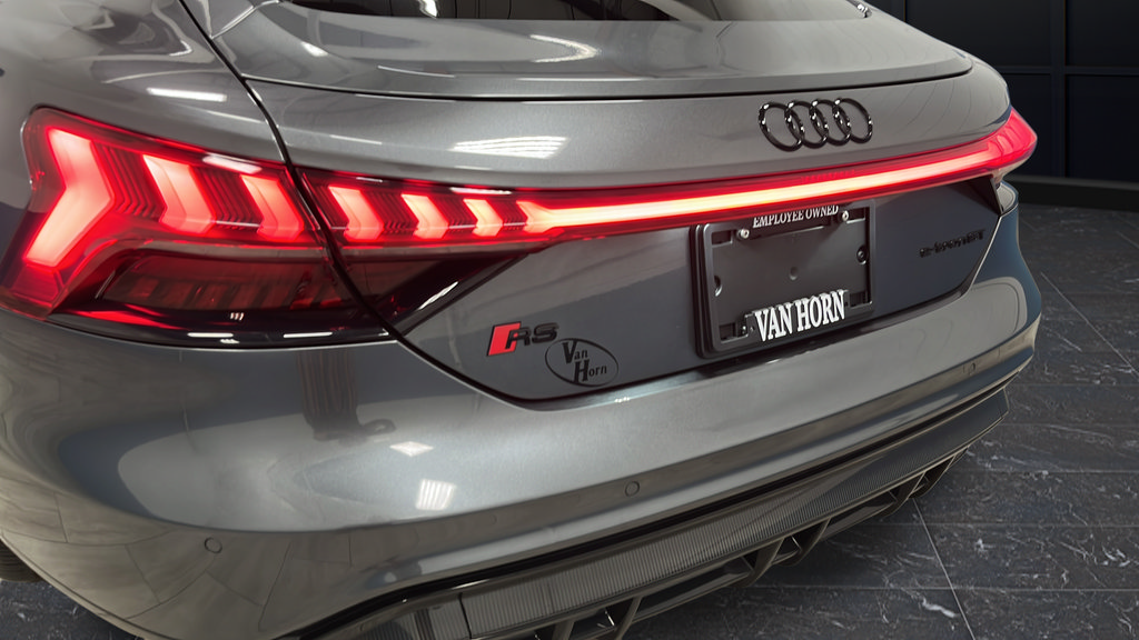 Used 2023 Audi RS e-tron GT w/ Carbon Performance Package AWD/4WD image 40