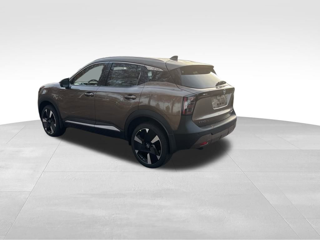 New 2025 Nissan Kicks SR image 2