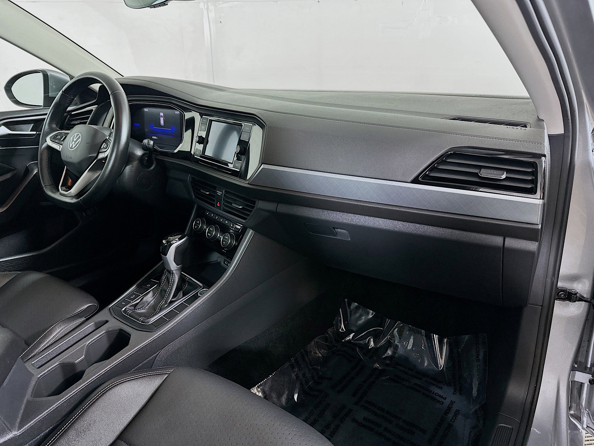 Certified 2022 Volkswagen Jetta SE image 27