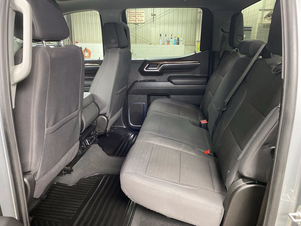 Used 2025 Chevrolet Silverado 1500 LT AWD/4WD image 25