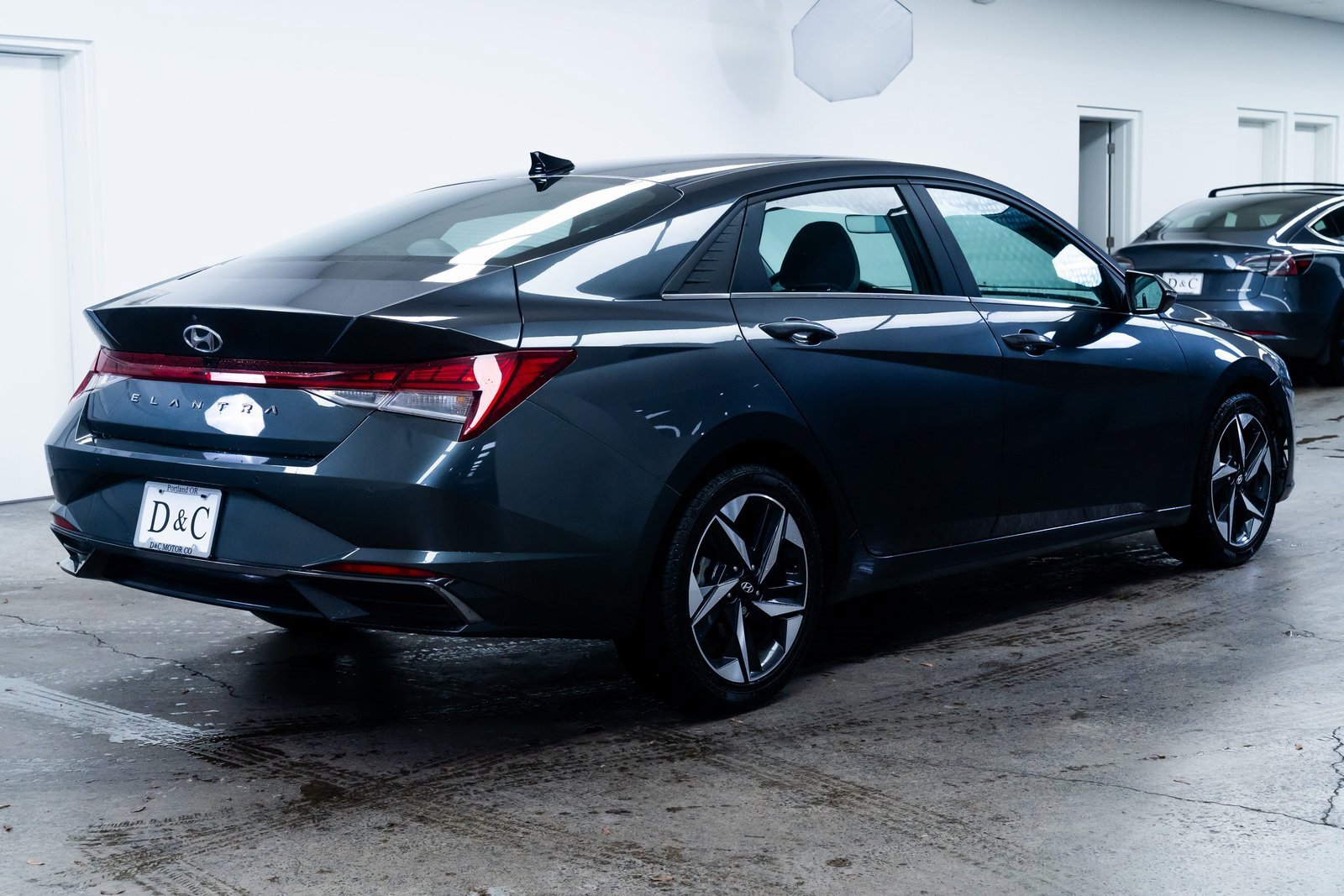 Used 2021 Hyundai Elantra Limited image 6