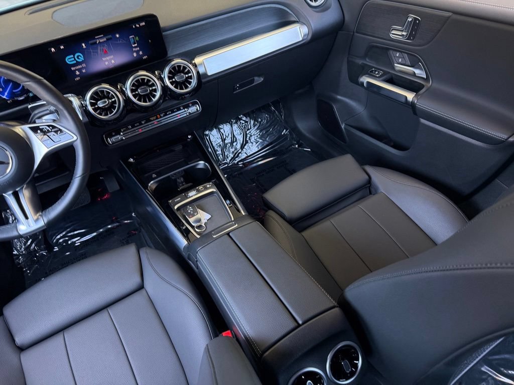 Used 2025 Mercedes-Benz EQB 300 4MATIC image 12