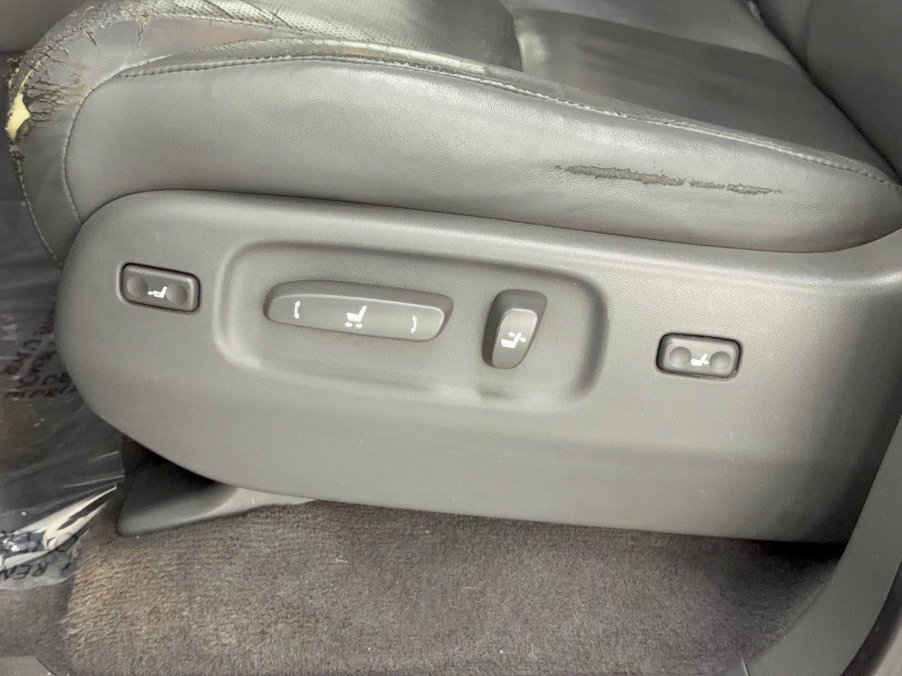 Used 2010 Lexus LX 570 4WD w/ Luxury Pkg image 16