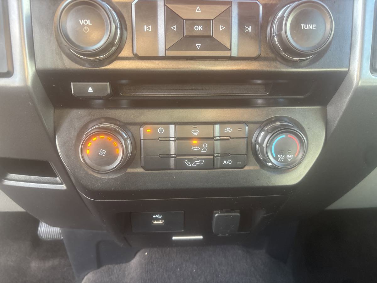 Used 2016 Ford F150 XLT AWD/4WD image 22
