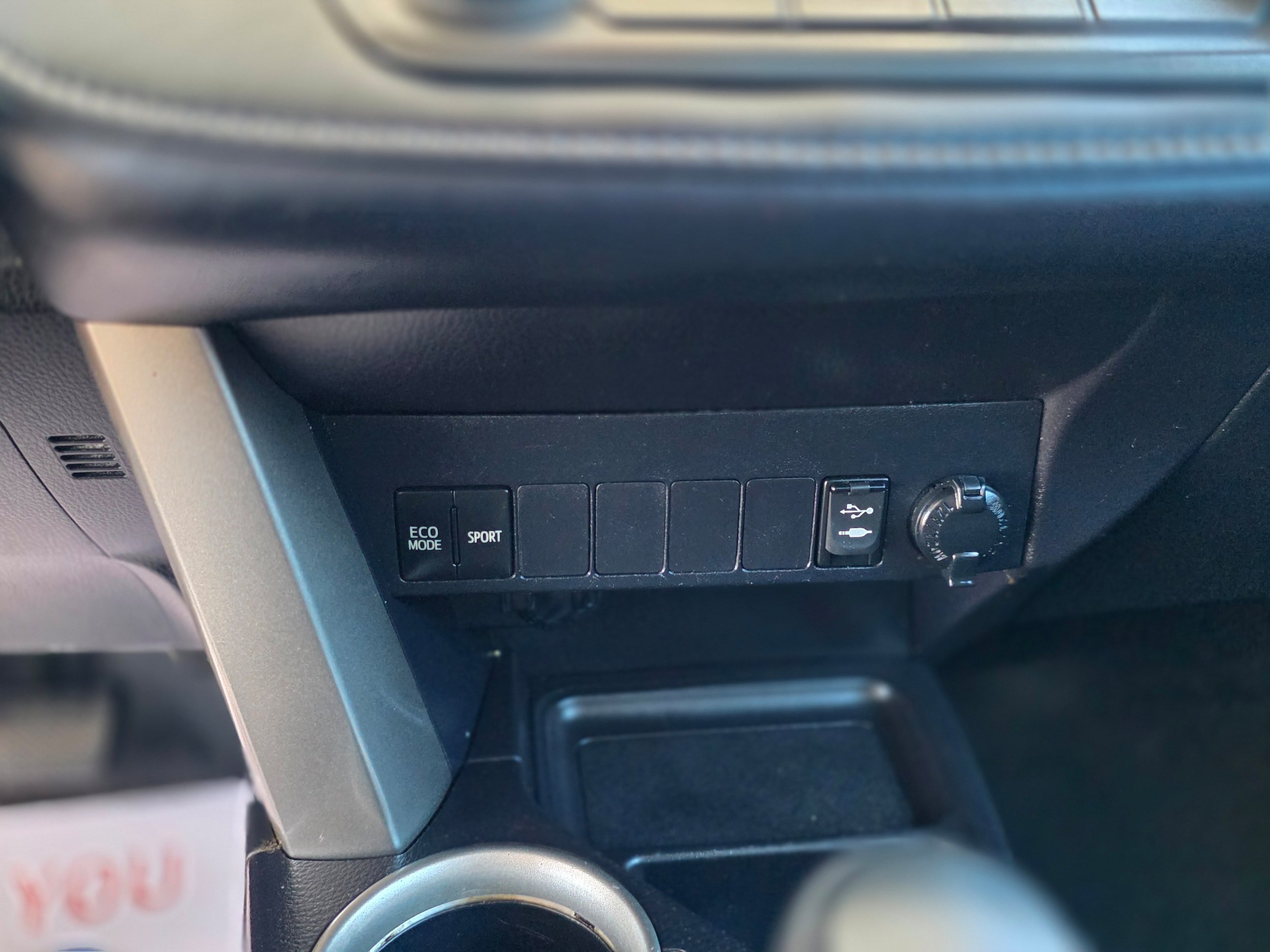 Used 2013 Toyota RAV4 XLE FWD image 18