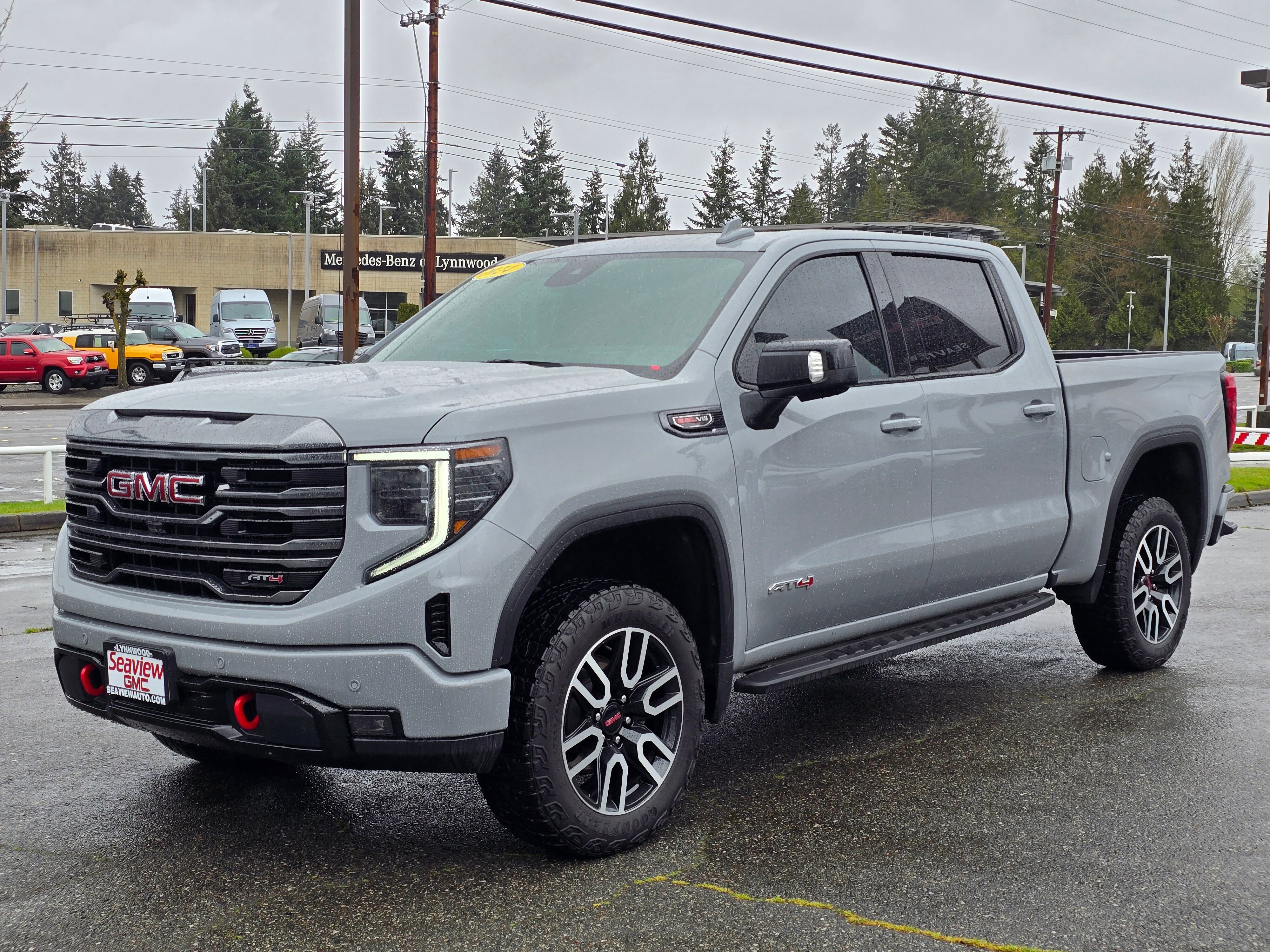 Used 2024 GMC Sierra 1500 AT4 w/ Technology Package AWD/4WD image 3