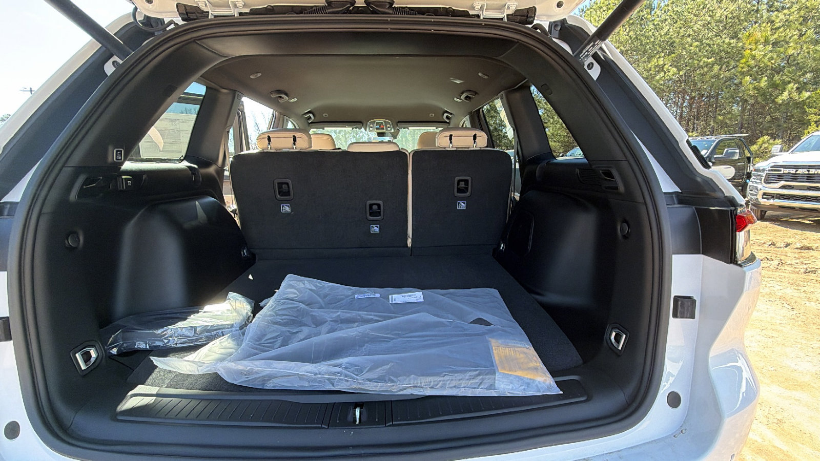 New 2026 Jeep Grand Cherokee Limited image 13