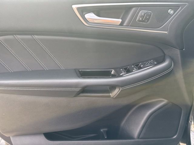 Used 2020 Ford Edge ST image 9