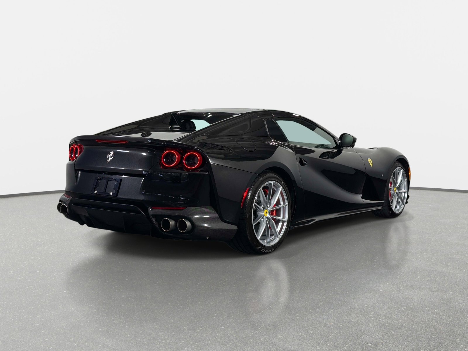 Used 2021 Ferrari 812 GTS RWD image 3