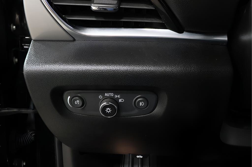 Used 2019 Chevrolet Traverse LT FWD image 18