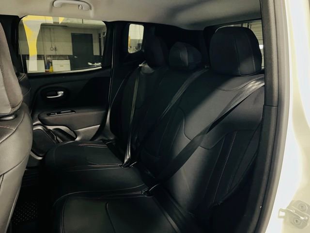 Used 2019 Jeep Renegade Latitude w/ Cold Weather Group image 24