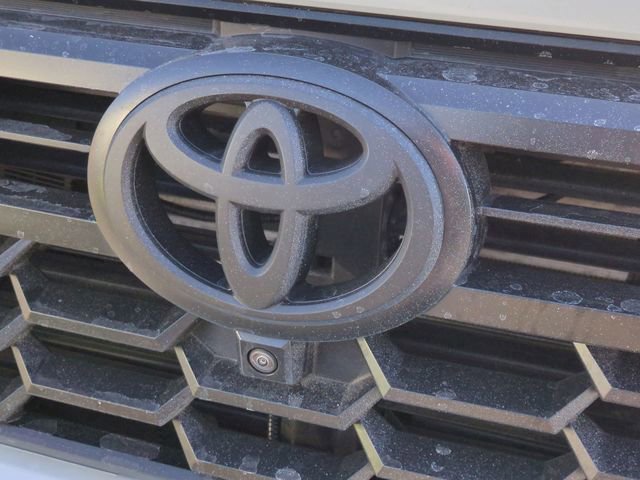 Used 2025 Toyota Tacoma TRD Sport image 32