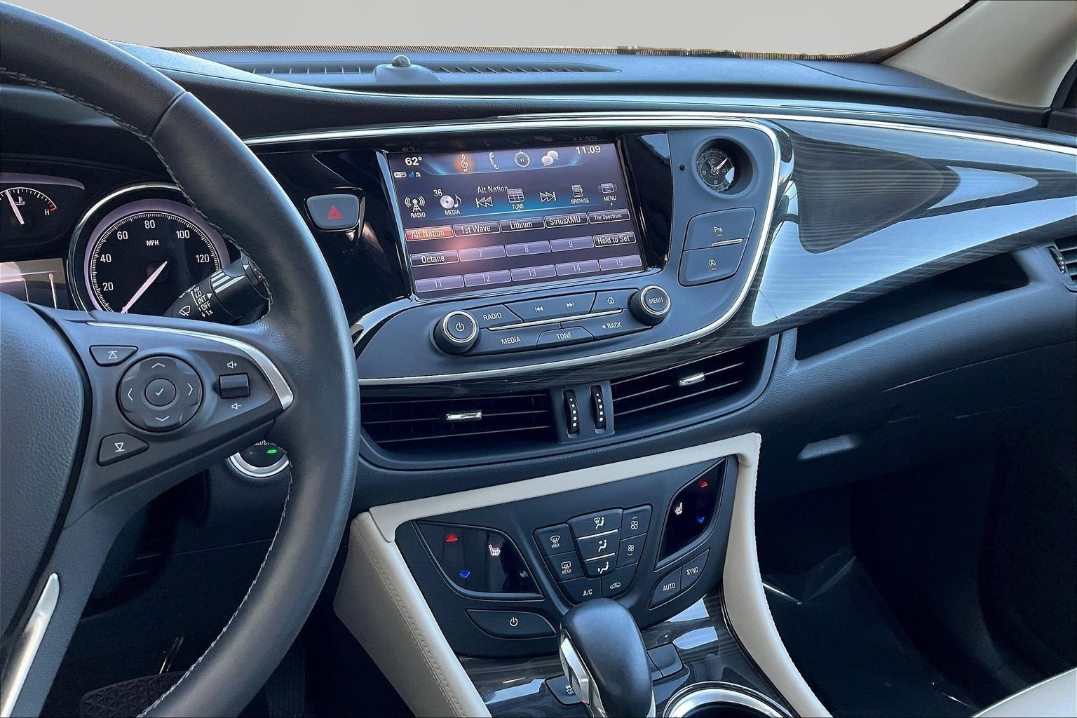Used 2020 Buick Envision Essence FWD image 9
