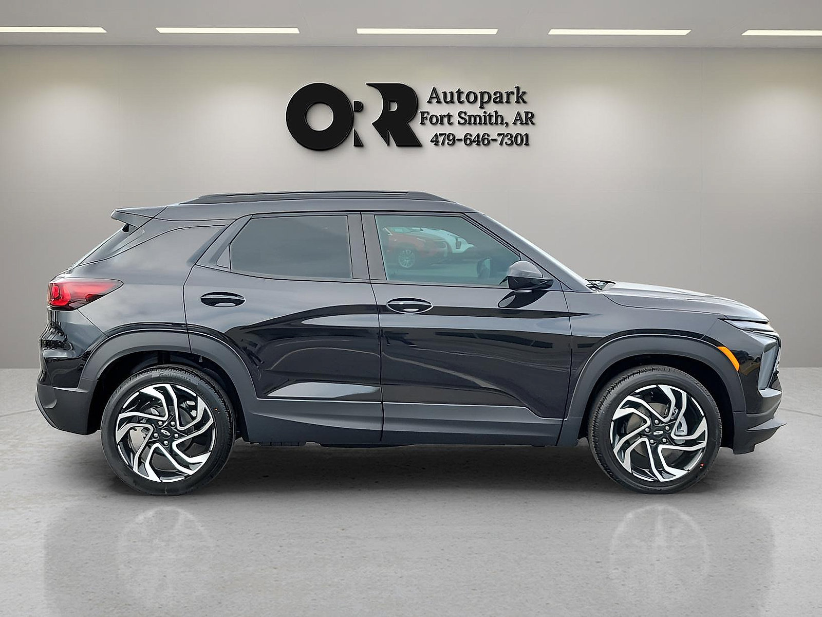 Used 2025 Chevrolet TrailBlazer RS w/ Convenience Package FWD image 6