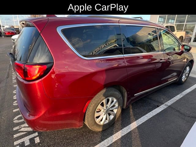 Used 2018 Chrysler Pacifica Touring-L image 5