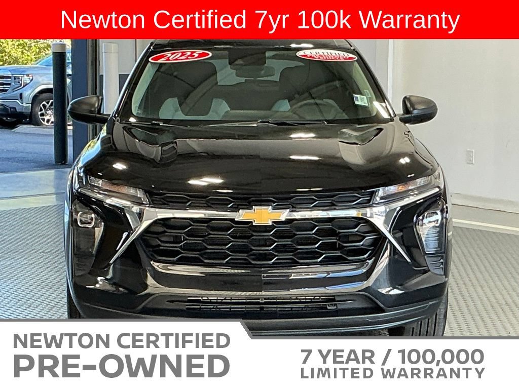 Used 2025 Chevrolet Trax LS FWD image 14