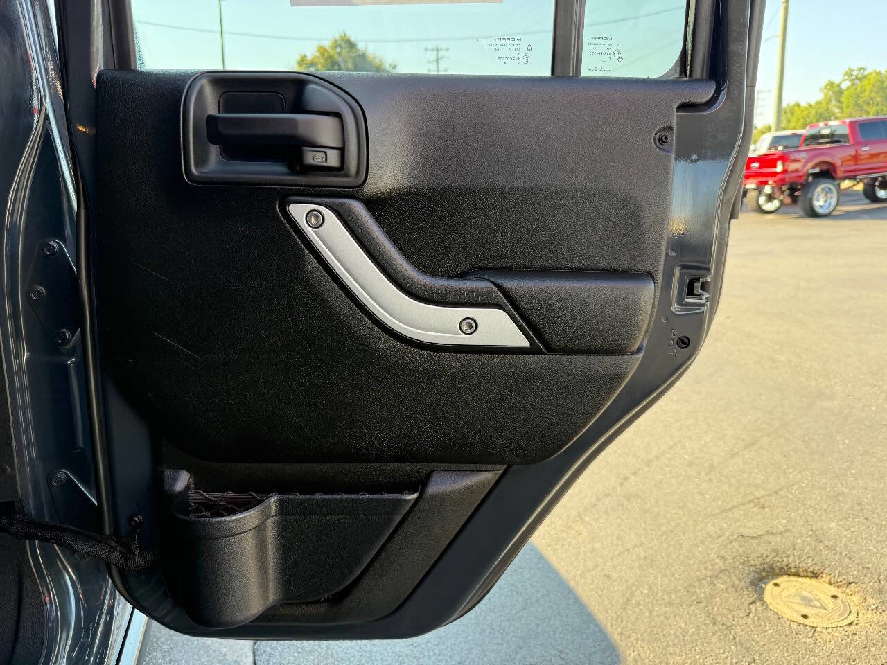 Used 2017 Jeep Wrangler Unlimited Rubicon w/ Cold Weather Group image 25