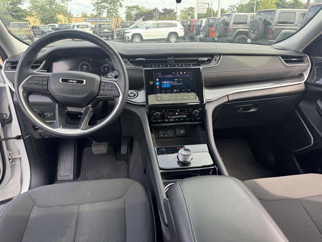 Used 2022 Jeep Grand Cherokee Laredo w/ Luxury Tech Group I image 6