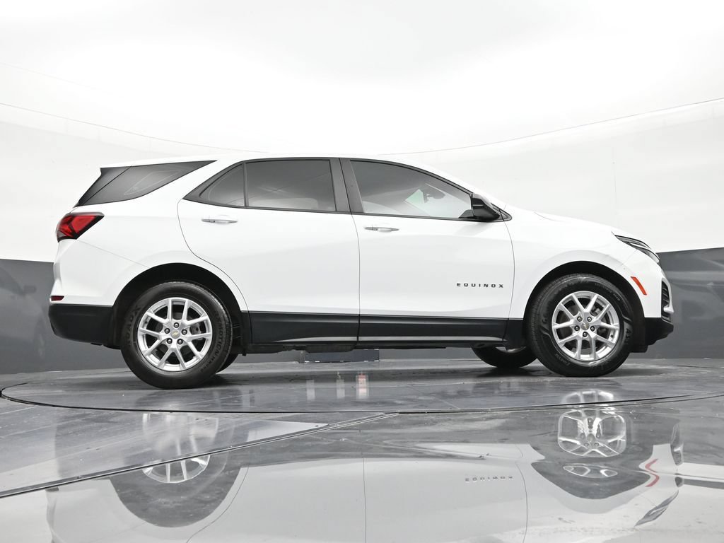 Used 2022 Chevrolet Equinox LS FWD image 25