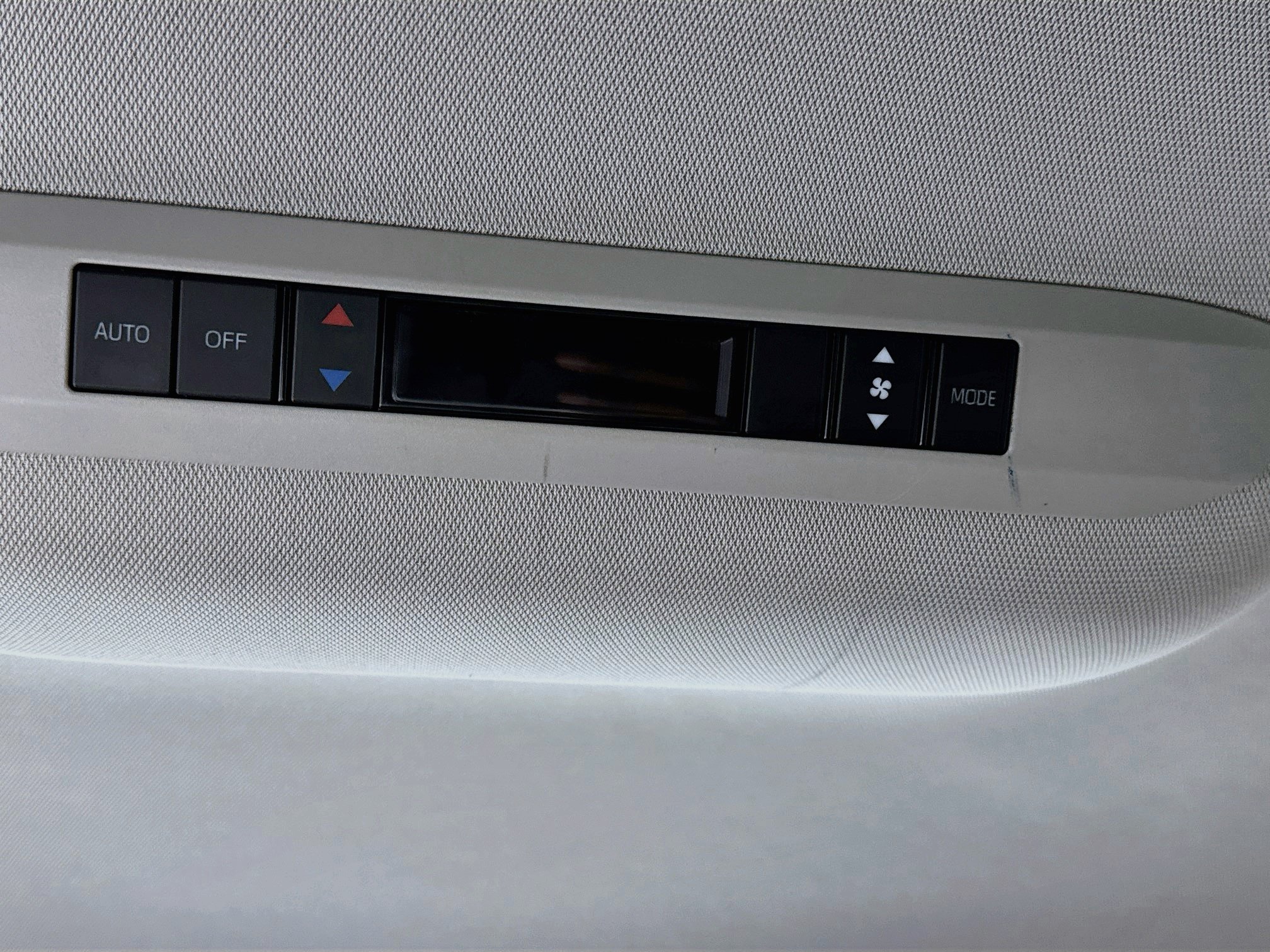 Certified 2025 Toyota Sienna LE FWD image 24