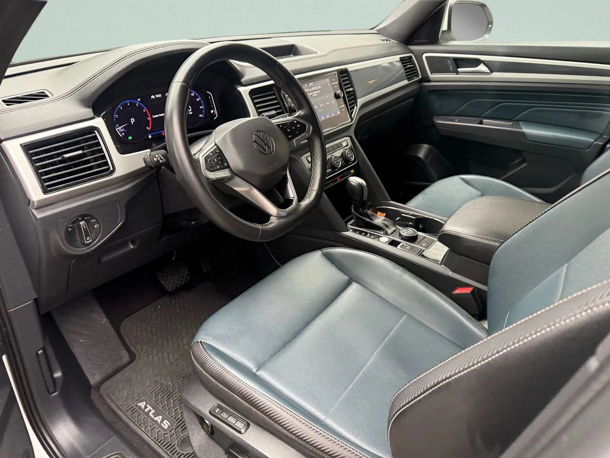 Used 2021 Volkswagen Atlas Cross Sport SEL image 37