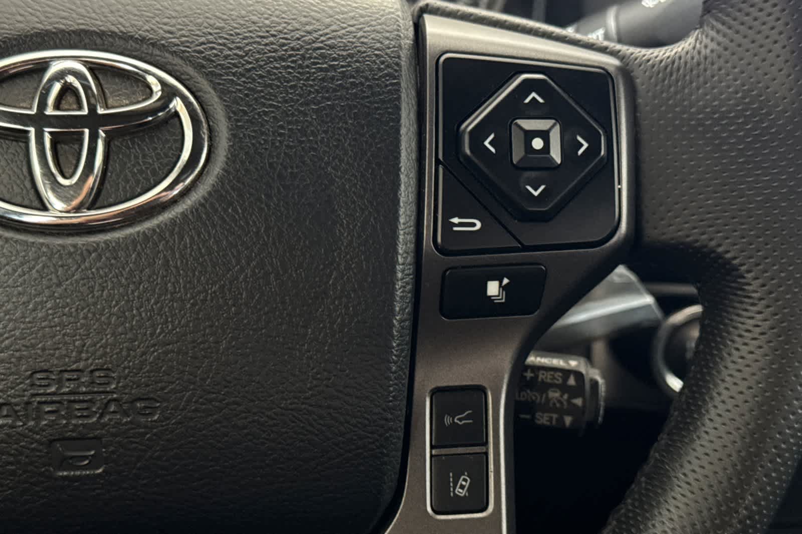 Certified 2023 Toyota Tacoma TRD Off-Road AWD/4WD image 25