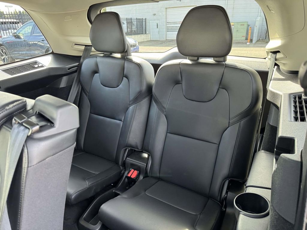 Used 2023 Volvo XC90 B5 Core w/ Climate Package image 10