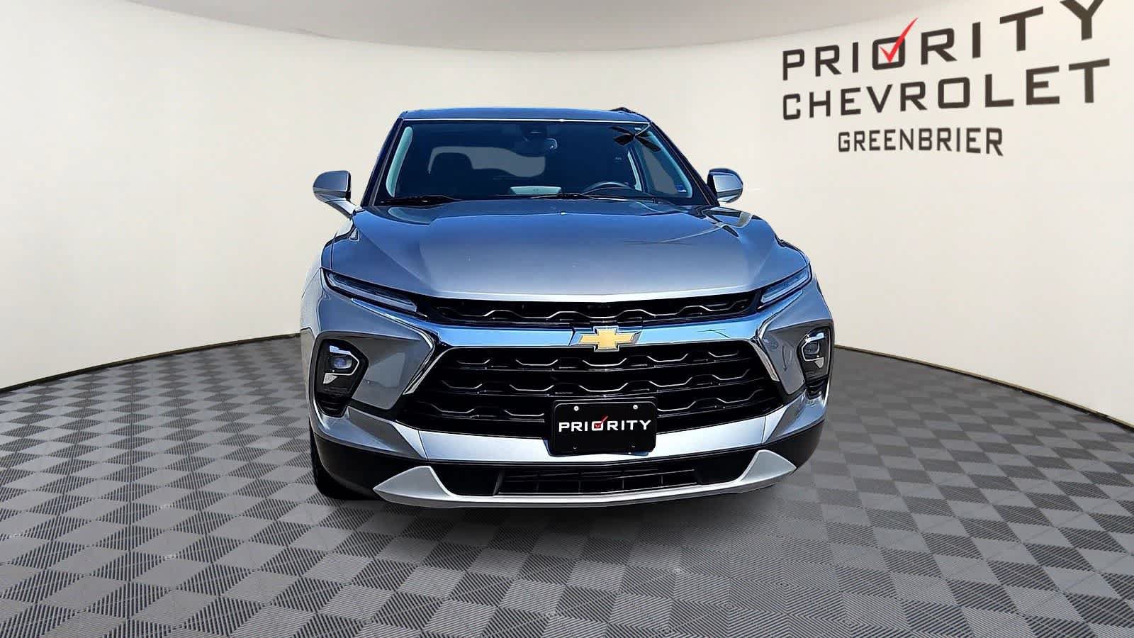 Used 2024 Chevrolet Blazer LT w/ Convenience Package FWD image 3