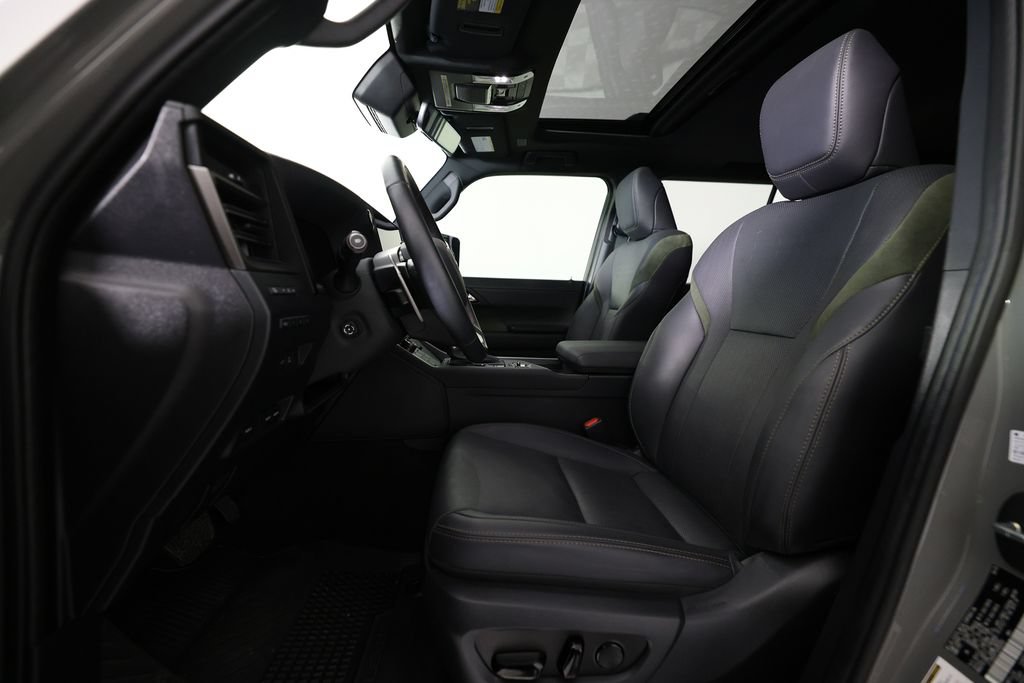 Used 2025 Lexus GX 550 AWD/4WD image 14