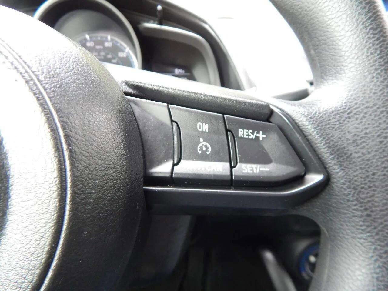 Used 2019 Toyota Yaris XLE image 16