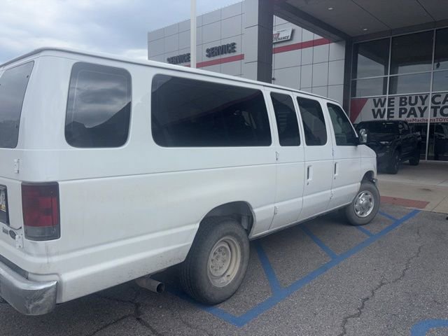 Used 2010 Ford E-350 and Econoline 350 XLT RWD image 3