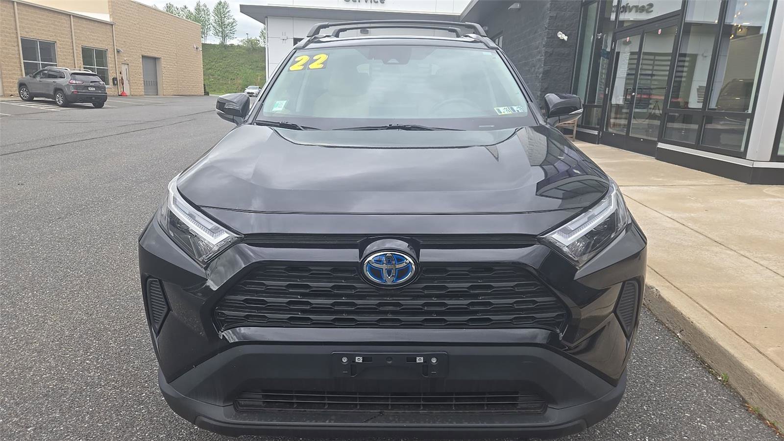 Used 2022 Toyota RAV4 XLE w/ Convenience Package image 12